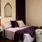Juego de cama de tres piezas apto para todas las estaciones, que incluye una sábana, una sábana ajustable y fundas de almohada. Medidas: 90 cm, 105 cm, 135 cm, 150 cm y 180 cm.