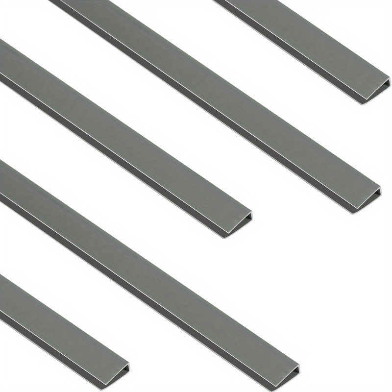 Perfil de cubierta para valla de PVC, 5 piezas X 1M, diseñado como accesorio de protección para pantallas de privacidad de PVC. Cada perfil tiene 1M de longitud, disponible en un paquete de 5. Duradero, resistente a la intemperie y fácil de instalar, idea