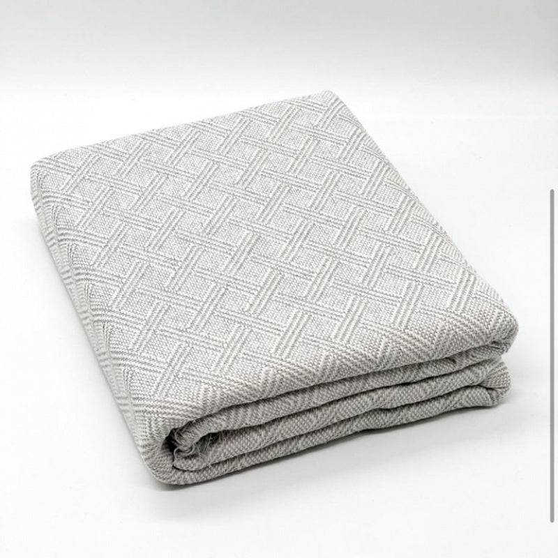 Fular multiusos con tejido Jacquard, resistente y fácil de limpiar, disponible en varios colores y tamaños, ideal para sofá, cama o picnic.