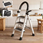 Escalera plegable de acero inoxidable, escalera portátil multifuncional, equipada con pedales anchos antideslizantes, ligera, duradera y compacta, fácil de transportar. Adecuada para el hogar, la oficina, el dormitorio, la cocina y el jardín, etc. Escenar