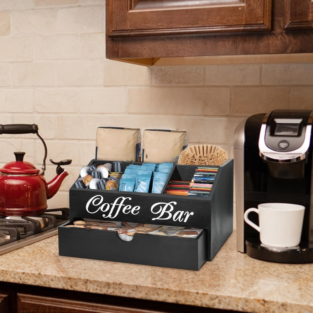 Organizador de barra de café Deluxe Freestable con cajón - Madera, apto para cápsulas de café, suministros de té, sobres de azúcar y cremas | Estación espaciosa para encimera, oficina, cafetería | Organizador de cajón para regalos de Navidad