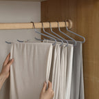 Juego de 20 perchas para faldas, perchas doradas antideslizantes para pantalones, perchas para abrigos que ahorran espacio con revestimiento antideslizante, perchas multifuncionales para pantalones, adecuadas para pantalones, bufandas, jeans, faldas, etc.