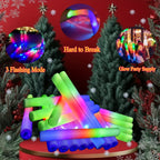 Un set de 60 recuerdos de fiesta variados para la temporada navideña, que incluye varitas de espuma LED que se iluminan en tres modos diferentes. Estas varitas luminosas que brillan en la oscuridad son perfectas para Halloween, decoraciones navideñas, Acc