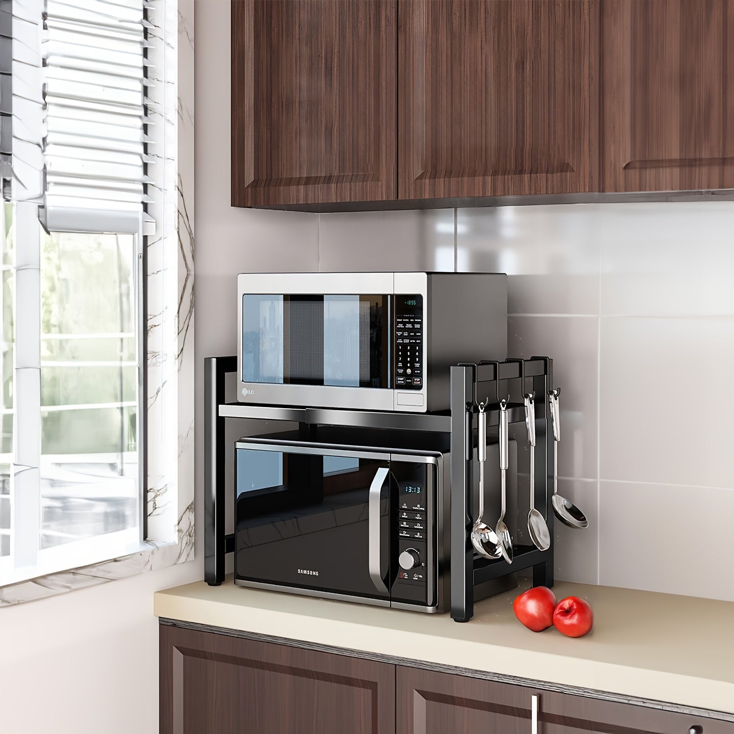 Estante Extensible para Microondas de 2 Niveles con 5 Ganchos, Soporte para Tabla de Cortar y 3 Toallas, Organizador de Cocina, Estante para Hornear en Microondas para Encimeras, Extensible de 40-64 cm (, Blanco)