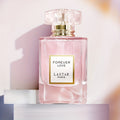 LASTAR Paris Forever Love Perfume 1.86 oz, Aroma Romántico Floral con Rosa, Jazmín, Vainilla y Pachulí, Fragancia Suave y Fresca, Duradera, Elegante Botella de Vidrio Rosa con Tapa Dorada, Regalo Perfecto para Fiestas/Vacaciones para Mujeres