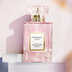 LASTAR Paris Forever Love Perfume 1.86 oz, Aroma Romántico Floral con Rosa, Jazmín, Vainilla y Pachulí, Fragancia Suave y Fresca, Duradera, Elegante Botella de Vidrio Rosa con Tapa Dorada, Regalo Perfecto para Fiestas/Vacaciones para Mujeres