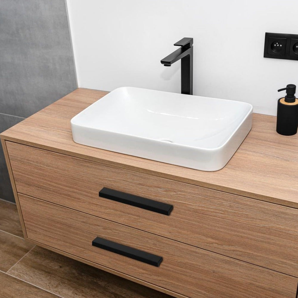 10piezas de manijas de muebles negros, tira, espaciado de agujeros 96Mm 128Mm 160Mm, manijas modernas y estéticas para armarios, cajones y puertas, ideales para cocina, baño, sala de estar - un conjunto completo con tornillos.