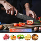Un juego de 6 cuchillos de cocina para chef con hojas de acero inoxidable, famosos por su filo y durabilidad. Este juego incluye un mango ergonómico, tijeras y un pelador, todos resistentes al óxido y fáciles de mantener.
