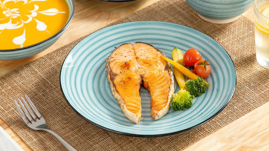 Juego de cena de 24 piezas para 6 personas, juego de platos y tazones con remolinos pintados a mano por ambos lados, juego de vajilla de porcelana, platos de cena, platos de postre, tazones para pasta y tazón para cereales, azul, apto para lavavajillas y
