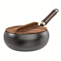 Olla Tradicional Artesanal de Hierro Fundido con Barriga Ancha - Superficie Espejo Antiadherente, Sin Recubrimiento, Diseño Antisalpicaduras y Tapa de Madera con Pomo - Construcción Resistente al Óxido para Distribución Uniforme del Calor - Esencial para