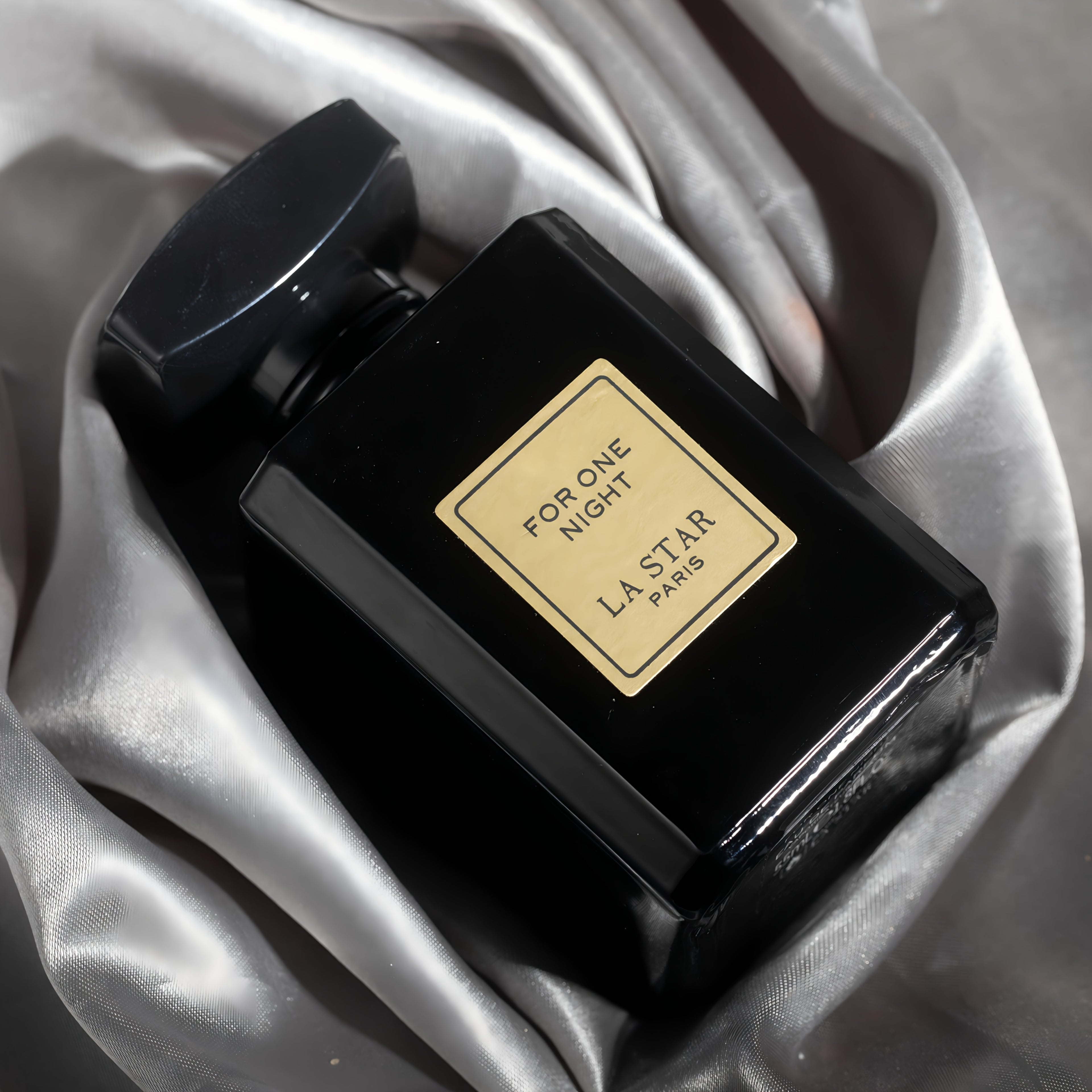 Colonia de Feromonas para Hombre, Clásica y Elegante, Aroma Fresco y Duradero para Caballeros, 55 ml, Fragancia Amable y Atractiva para Hombre con Notas Amaderadas, Eau de Toilette en Spray Portátil, Ideal para Negocios, Viajes de Oficina, Regalo de Cumpl
