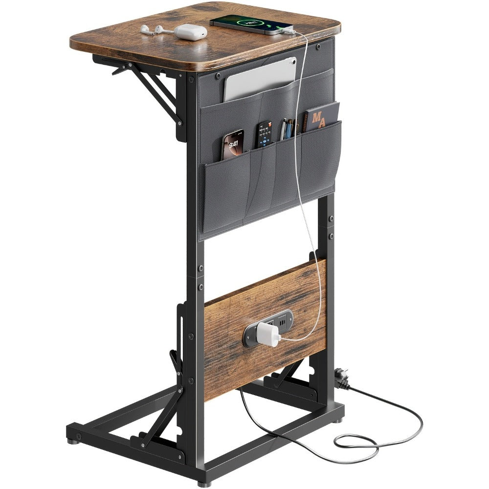 Mesa Auxiliar en Forma de C con Estación de Carga - Mesa Auxiliar Compacta para Sofá, Altura Ajustable de 3 Niveles (66-72Cm/25.9-28.3In), Mesa de Noche Plegable con Bolsillos de Almacenamiento para Espacios Pequeños, Dormitorio, Sala de Estar