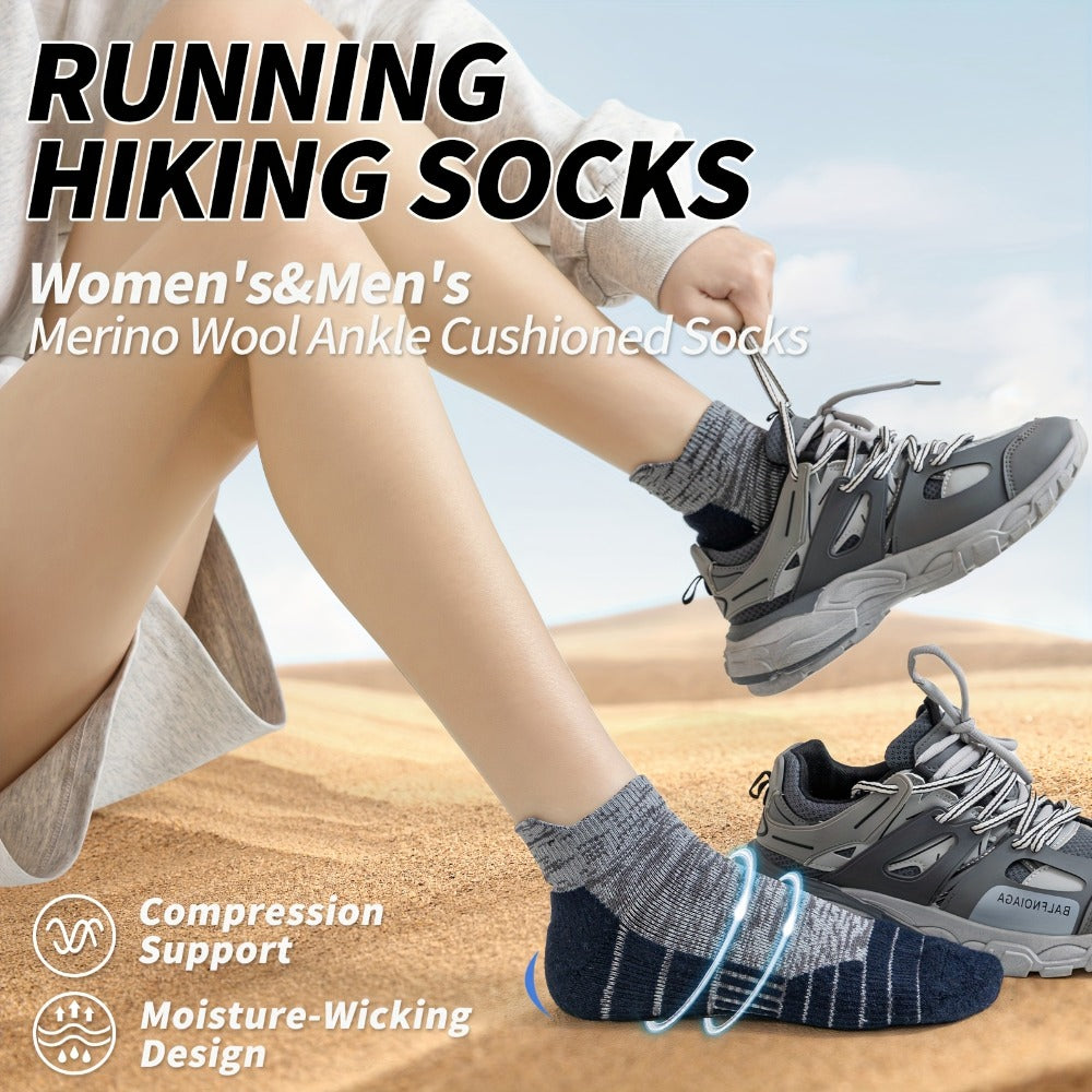 Seis pares de calcetines tobilleros de lana merino, ideales para senderismo y running. Estos calcetines de trabajo ofrecen soporte de compresión, absorben el sudor y son transpirables con un amortiguamiento grueso. Son de corte bajo y están diseñados para