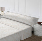 Juego de cama de tres piezas apto para todas las estaciones, que incluye una sábana, una sábana ajustable y fundas de almohada. Medidas: 90 cm, 105 cm, 135 cm, 150 cm y 180 cm.