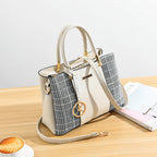 Bolsos y carteras para mujer, bolsos de mano, bandoleras, bolsos de hombro, bolsos tipo mensajero y bolsos tote para mujer.