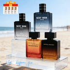 Un set de fragancias de cuatro piezas, que incluye perfume y colonia para hombre, para realzar el encanto y proporcionar un aroma duradero. Adecuado para uso personal o como regalo de vacaciones, totalizando