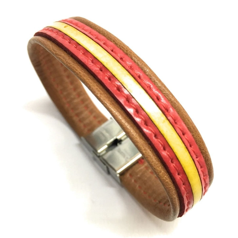 Pulsera De Cuero Bandera De España (Fabricada Artesanalmente) | Complementos de Moda Unisex para Hombres y Mujeres de Estilo Atemporal y Elegante | Regalos Originales y Exclusivos