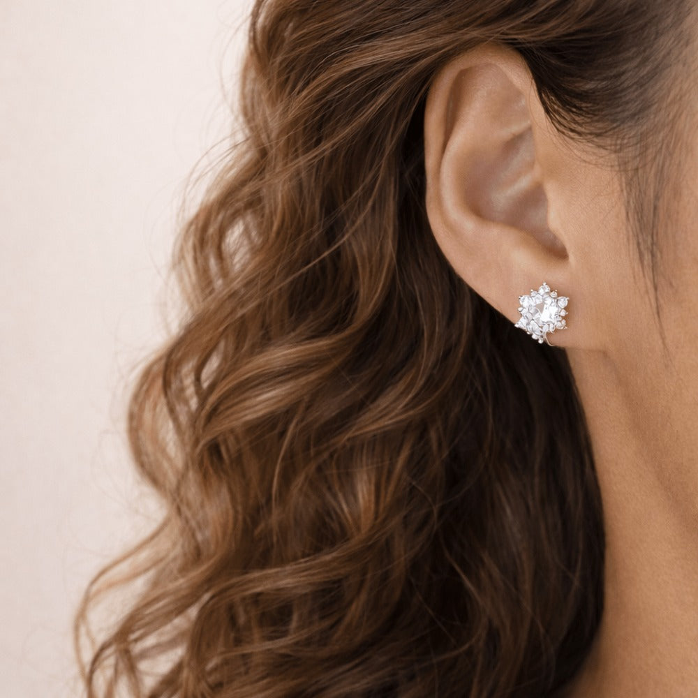 Pendientes de plata de ley 925 para mujer – Pendientes de circonita cúbica con diseño floral, Pendientes de plata de ley esterlina brillantes, Regalo de joyería elegante para mujer