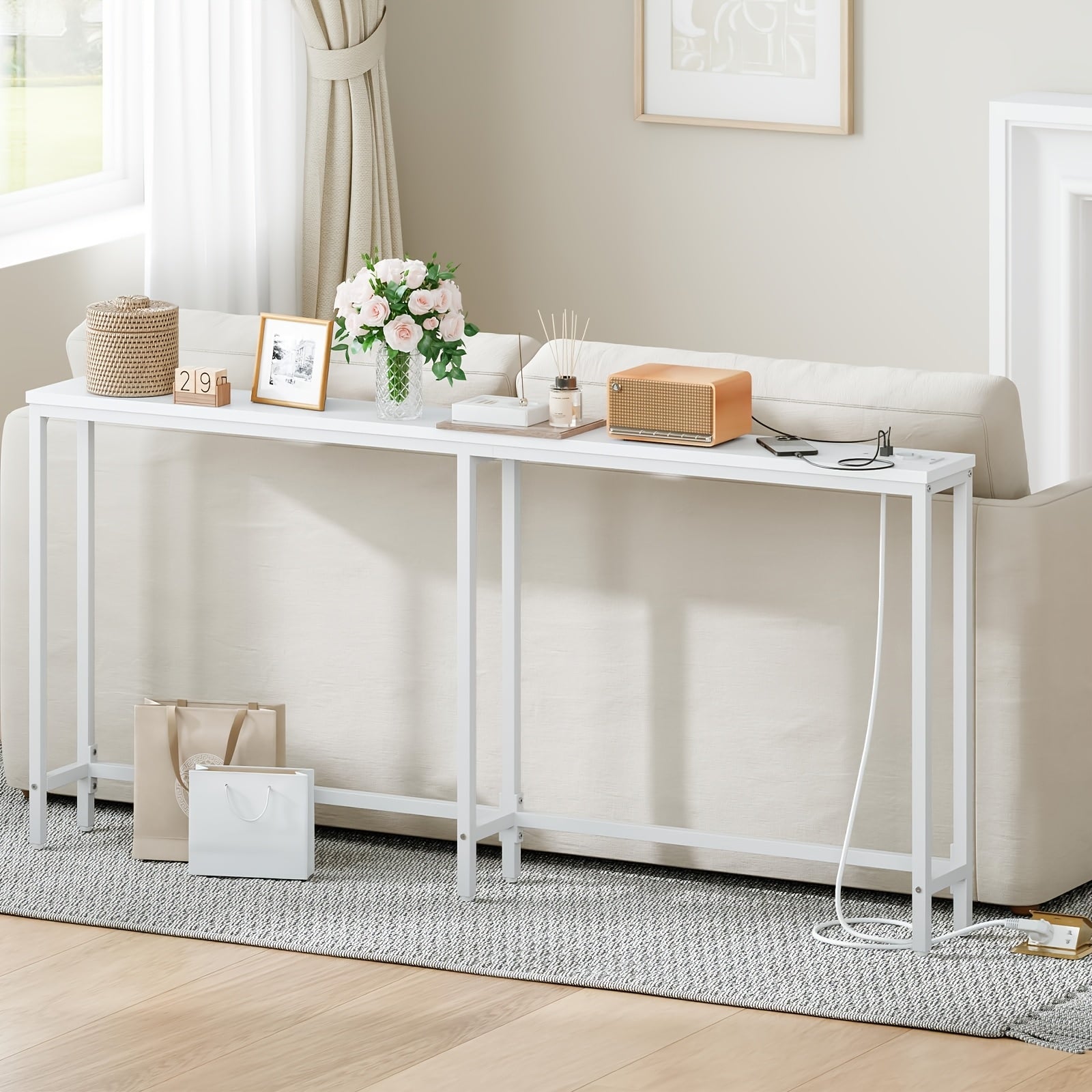 Mesa Estrecha de Consola con Regleta, Mesa de Consola con Estación de Carga, Mesa Estrecha para Sofá, Mesa de Consola Detrás del Sofá, Para Entrada, Pasillo, Marrón Rústico y Negro