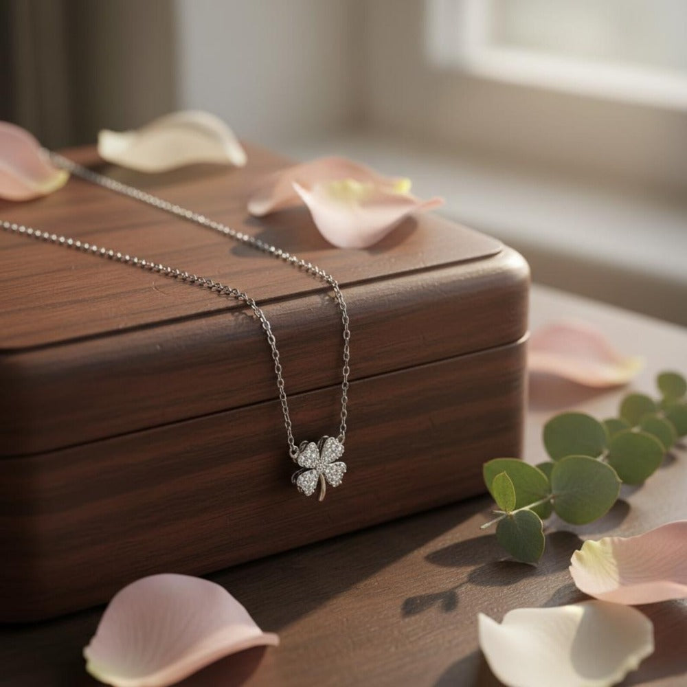 Cadena de Plata 925 para Mujeres con Colgante de Trébol de Cuatro Hojas, Longitud Ajustable de 40 a 60 cm, Cadena Duradera y Resistente como Amuleto de la Suerte, Regalo para Mujeres en San Valentín o Cumpleaños