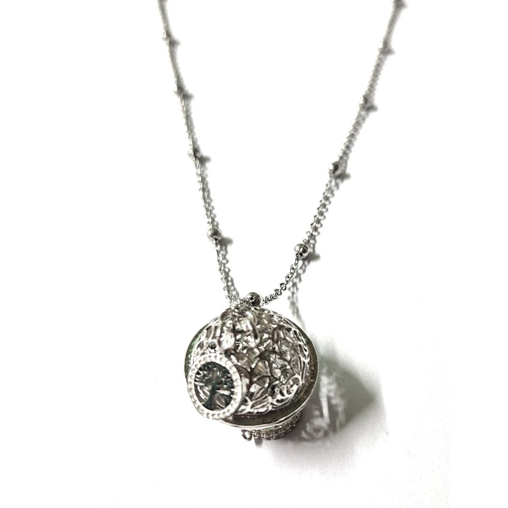 Collar de Acero para Mujer con Colgante de Ángel en Color Plata