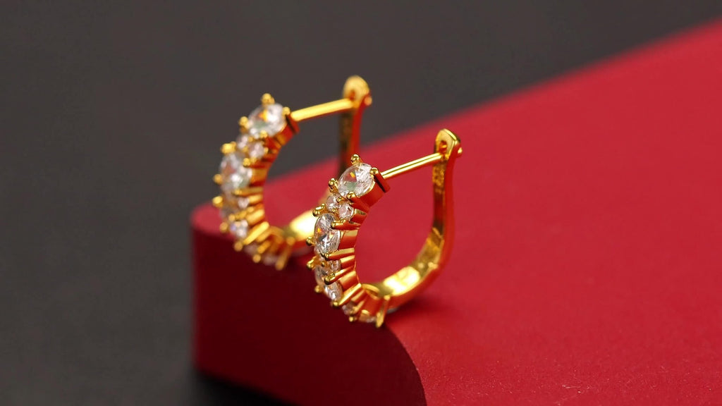 Un par de aretes de aro de plata de ley 925 para mujer, peso total del producto (1.2g) para incrustaciones de circonita, peso total del producto (6.14g) para estilo dorado, peso total del producto (5.15g) para estilo plateado. Regalos perfectos para mujer