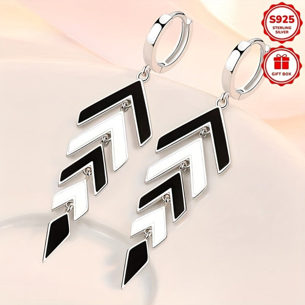 Aretes de Plata Esterlina 925 Brillantes y Versátiles, Elegantes y Modernos, Perfectos para Atuendos Informales. Ideales como Regalos para San Valentín, Fiestas, Cumpleaños o Joyería para Vacaciones en la Playa