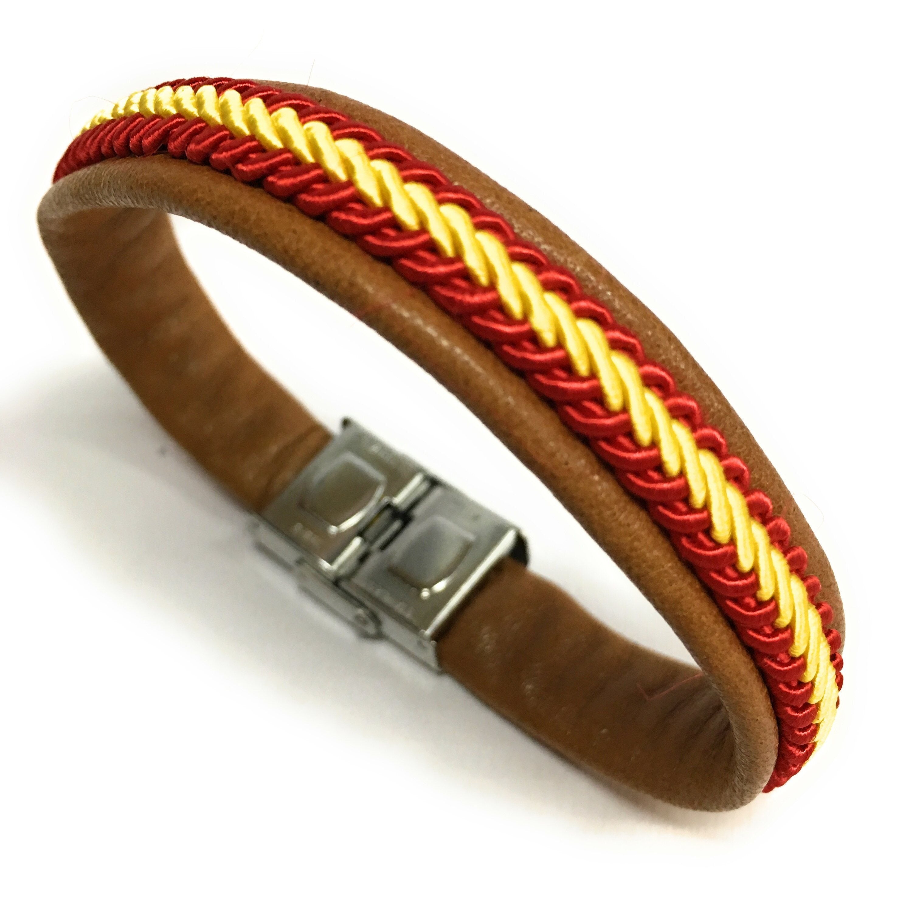 Pulsera De Piel Bandera De España (Hecho a Mano) | Complementos de Moda Unisex para Hombres y Mujeres de Estilo Atemporal y Elegante | Regalos Originales y Exclusivos
