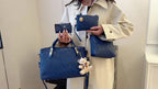 Juego de 4 piezas de bolso para mujer de moda retro con relieve, bolso tote simple de gran capacidad, bolso cruzado casual y versátil de un solo hombro, un colgante de oso al azar, bolso de mano portátil, monedero, adecuado para desplazamientos diarios, v