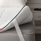 Protector de colchón lujoso - Súper cómodo, súper suave y transpirable, apto para todas las estaciones, fácil de cuidar y lavable a máquina, blanco clásico, patrón ondulado, estilo único