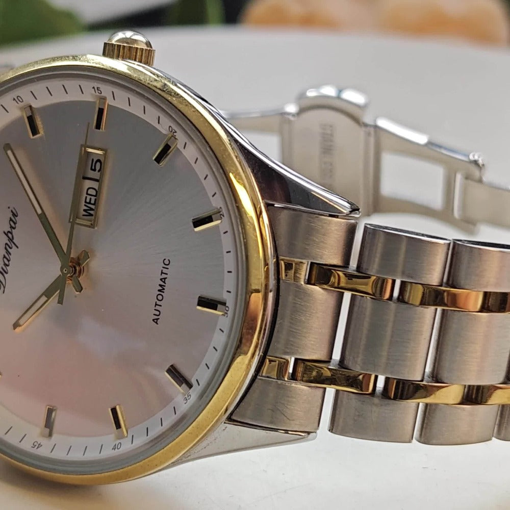 Dianpai Reloj mecánico automático de caja de latón para mujer, sofisticado y elegante, con un estilo deportivo casual y moderno, perfecto como regalo de cumpleaños
