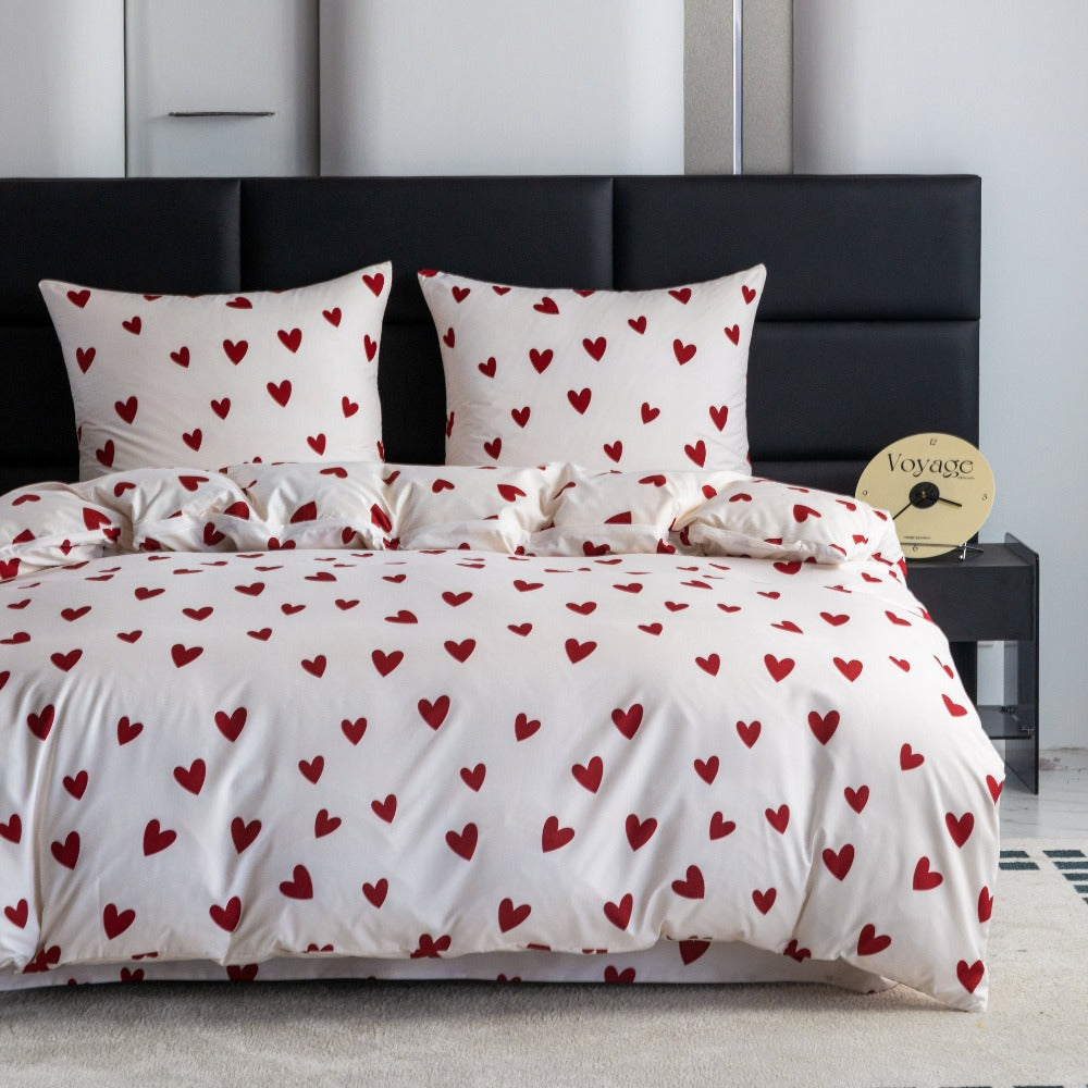 ¡Un conjunto de ropa de cama elegante en un color moderno que cambiará tu dormitorio! El conjunto incluye: 1 funda de edredón + 2 fundas de almohada (sin relleno). La tela suave y transpirable proporcionará comodidad durante todo el año - ¡perfecto para c