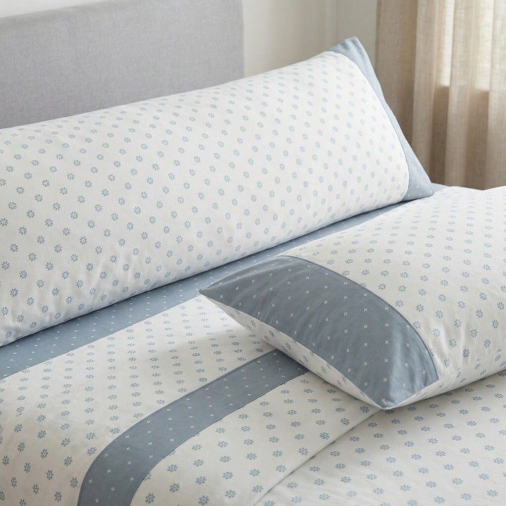 Juego de cama de 3/4 piezas apto para todas las estaciones, que incluye una sábana, una sábana ajustable y fundas de almohada. Medidas: 90 cm, 105 cm, 135 cm, 150 cm y 180 cm detail image - detail view 4